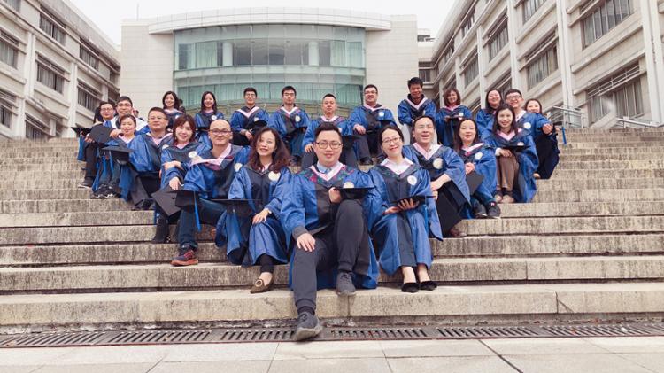 上海对外经贸大学2019届MBA研究生毕业典礼暨学位授予仪式隆重举行